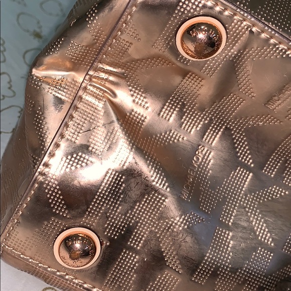 ❌❌SOLD❌❌ Michael Kors Tote - Picture 3 of 6